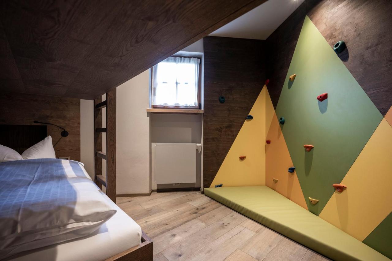 Aparthotel Post Alpina - Family Mountain Innichen